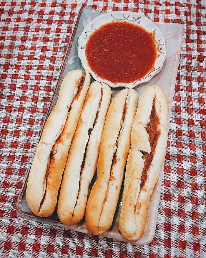 Bánh mì que Hải Phòng ở Hà Nội (set 10 cái)